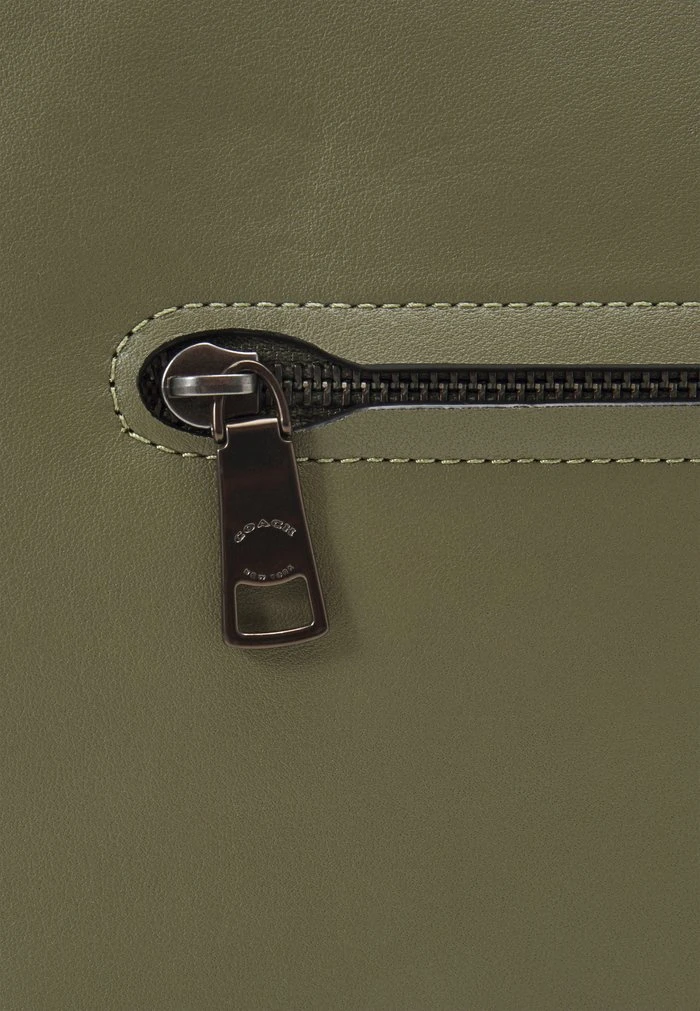 Deals ???? Coach SOFT HOBO - ???? Handbag - Army Green ???? 5 Deals ???? Coach SOFT HOBO - ???? Handbag - Army Green ???? - Image 5