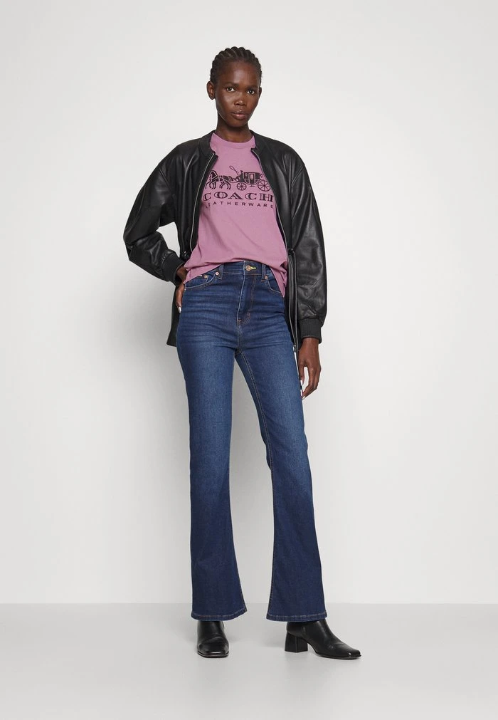 Deals ???? Coach EVERGREEN HORSE AND CARRIAGE TEE - Basic T-shirt - Violet Orchid ✔️ 2 Deals ???? Coach EVERGREEN HORSE AND CARRIAGE TEE - Basic T-shirt - Violet Orchid ✔️ - Image 2