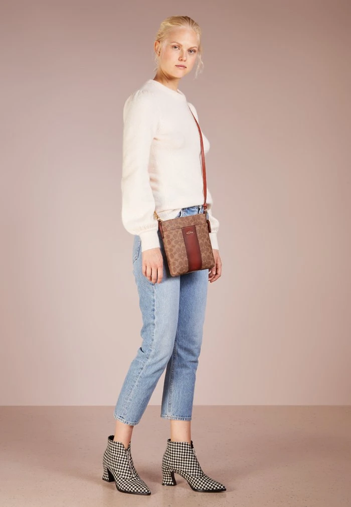 Best Pirce ???? Coach MESSENGER CROSSBODY SIGNATURE - Across Body Bag - Tan Rust ???? 2 Best Pirce ???? Coach MESSENGER CROSSBODY SIGNATURE - Across Body Bag - Tan Rust ???? - Image 2