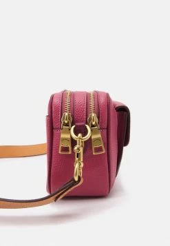 New ⭐ Coach WILLOW CAMERA ADJUSTABLE CROSSBODY - Across Body Bag - Rouge Multi ???? -Coach Shop 26659f736da44e4cb65d0611b7a51b96