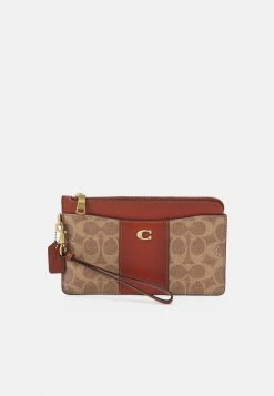 Deals ???? Coach ???? COATED SIGNATURE ZIP WRISTLET - Wallet - Tan/rust ????