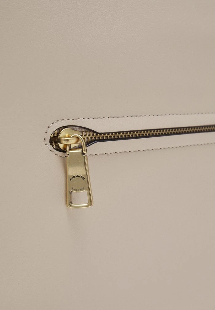 New ???? Coach SOFT TABBY - ???? Handbag - Ivory ???? 4 New ???? Coach SOFT TABBY - ???? Handbag - Ivory ???? - Image 4