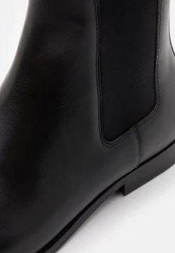Buy ???? Coach METROPOLITAN CHELSEA BOOT - Classic Ankle ???? Boots - Black ⭐ -Coach Shop 83d77dd0ba824116bf0bcc72aedb676f
