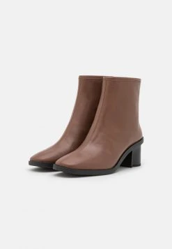 Discount ???? Coach GABI BOOTIE - Classic Ankle ???? Boots - Saddle ???? -Coach Shop a51a687541f24e3b9b2ed749cd7df231