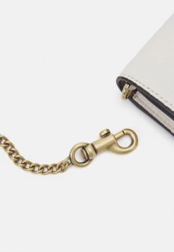 Best reviews of ✔️ Coach REFINED HALF FLAP CARD CASE - Across Body Bag - Chalk ✨ -Coach Shop b038e12a0a3a4b03a438f7205bc8327c