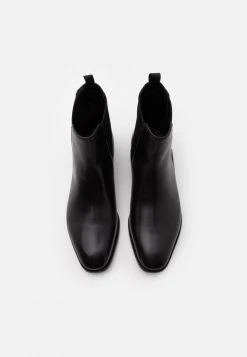 Buy ???? Coach METROPOLITAN CHELSEA BOOT - Classic Ankle ???? Boots - Black ⭐ -Coach Shop bc1b91cba3f94ce2a7d79af0cc38b7f7