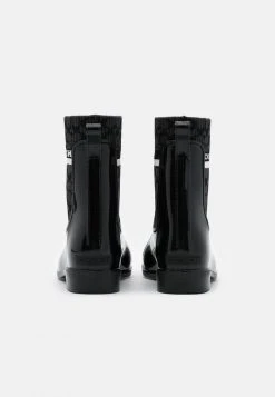 Outlet ???? Coach RIVINGTON RAIN BOOTIE - Wellies - Black ???? 10 Outlet ???? Coach RIVINGTON RAIN BOOTIE - Wellies - Black ???? -Coach Shop c3c931afc4c944e1b13b7d3ee8602326