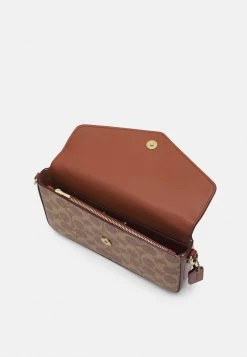 Deals ???? Coach SIGNATURE CROSSBODY - Across Body Bag - Tan/rust ???? 8 Deals ???? Coach SIGNATURE CROSSBODY - Across Body Bag - Tan/rust ???? -Coach Shop df036b9aa7a1450e9989078b26112ecd