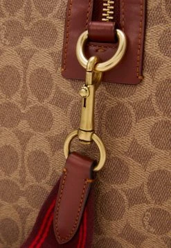 Budget ???? Coach SIGNATURE GOTHAM DUFFLE UNISEX - Weekend Bag - Tan/rust ???? -Coach Shop ee6e95068a304d6888c52a29a8a3d48b