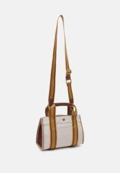 Coach Shop -Coach Shop f16016a6f6744f55a4b1d4ccf63d3f4b