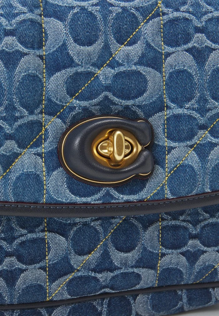 Promo ???? Coach WASHED SIGNATURE QUILTED PILLOW MADISON SHOULDER - Across Body Bag - Indigo Midnight Navy ✔️ 5 Promo ???? Coach WASHED SIGNATURE QUILTED PILLOW MADISON SHOULDER - Across Body Bag - Indigo Midnight Navy ✔️ - Image 5